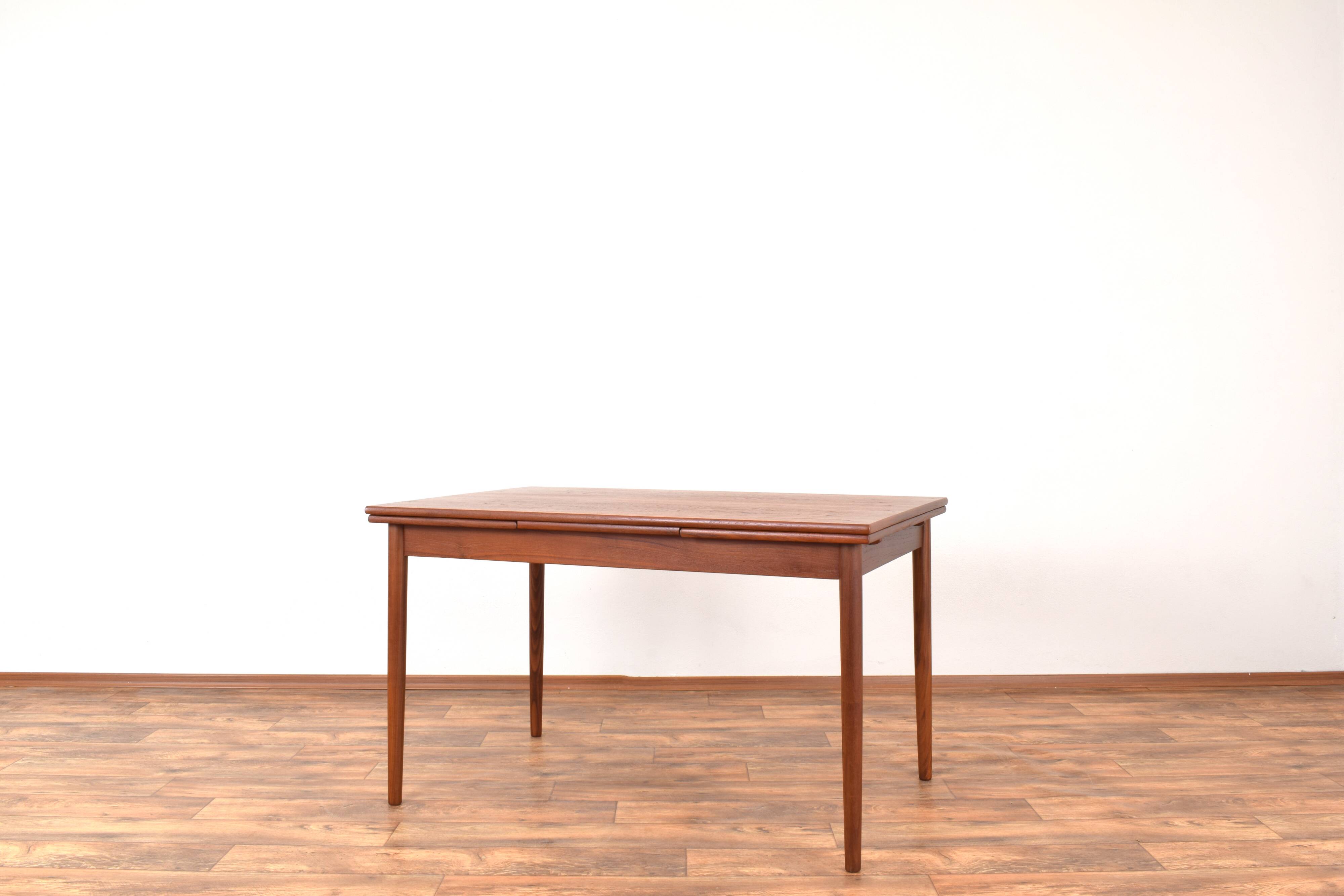 Mid-Century Danish Teak Extendable Dining Table, 1960s.
