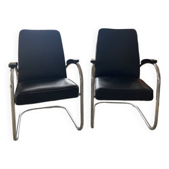 RS7 black leather armchairs by Mauser Werke 1930s