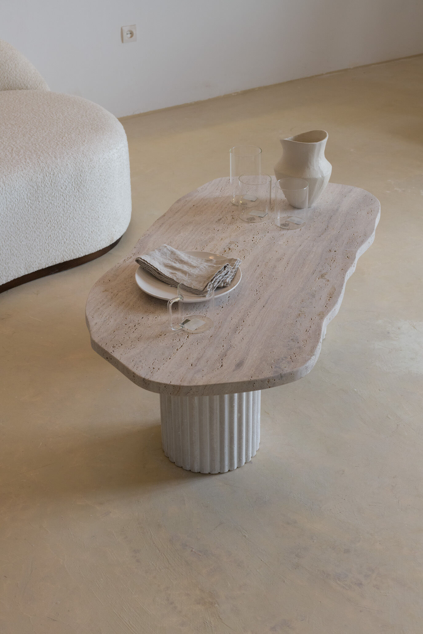 Venus coffee table irregular natural travertine - 100x50cm