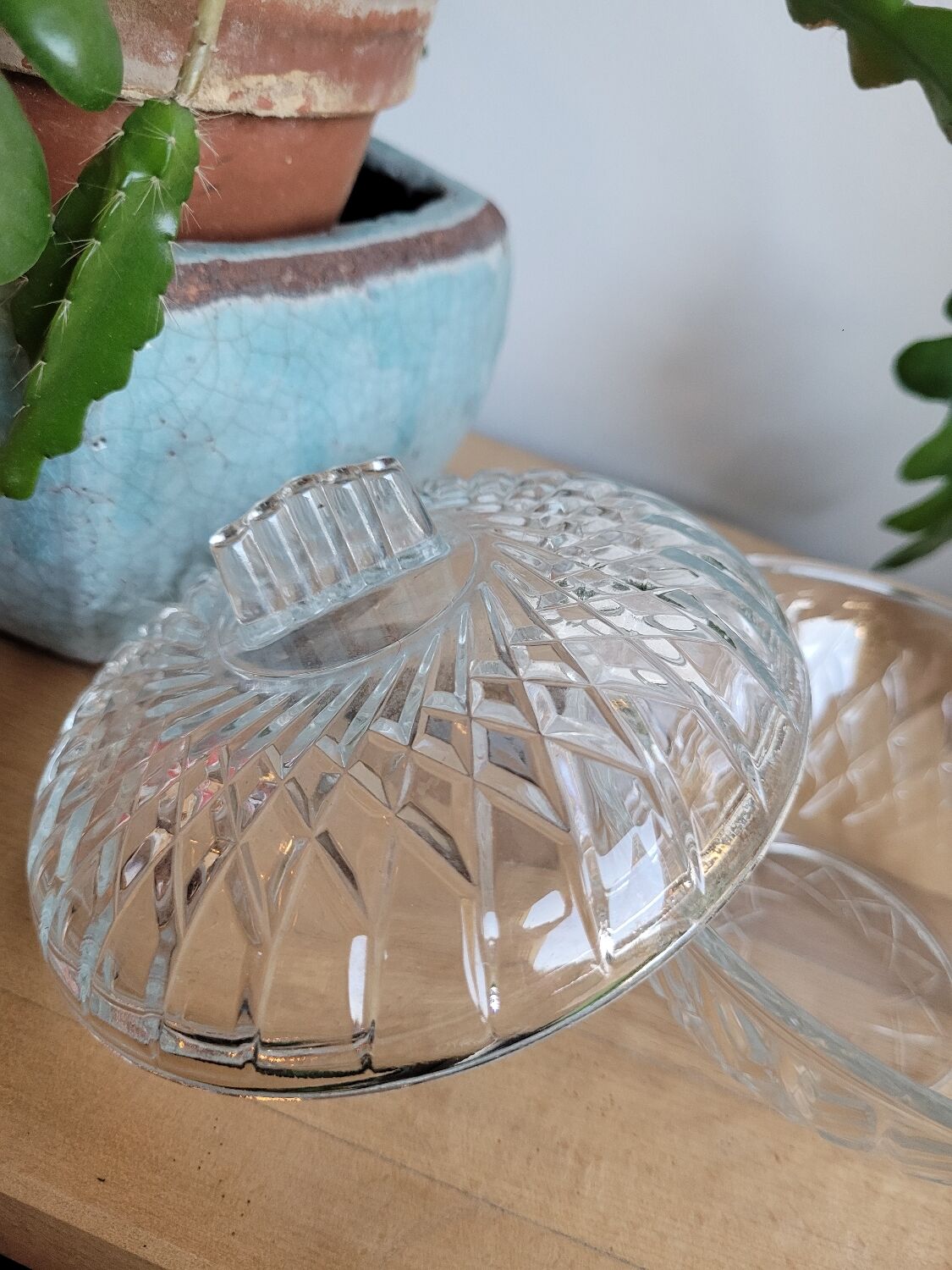 Art Deco glass bonbonnière / sugar bowl