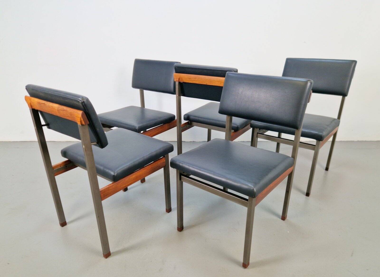 Pali Dining Chairs and Table by Louis van Teeffelen for Wébé, 1960s, Set of 6