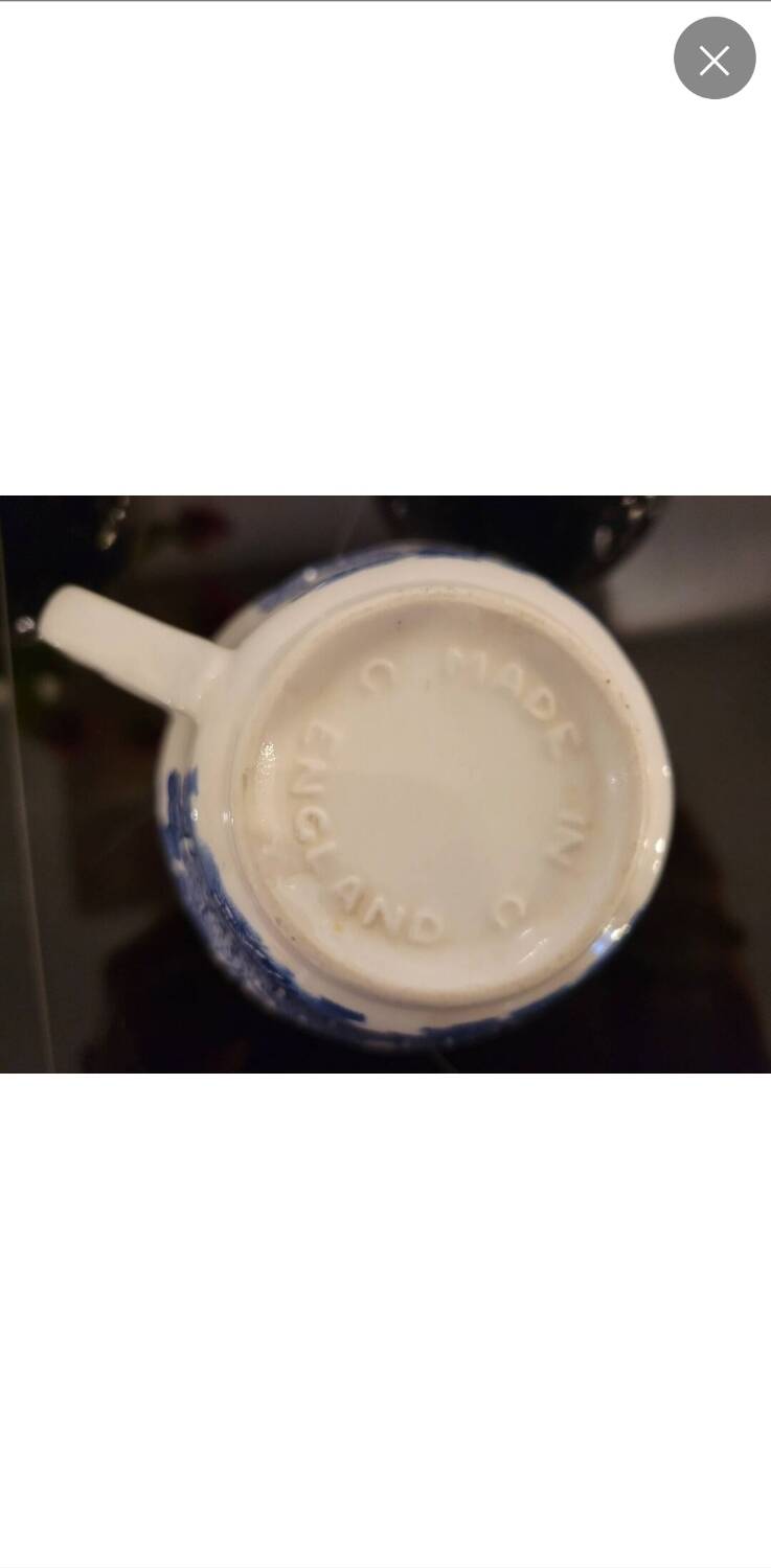 4 English porcelain cups