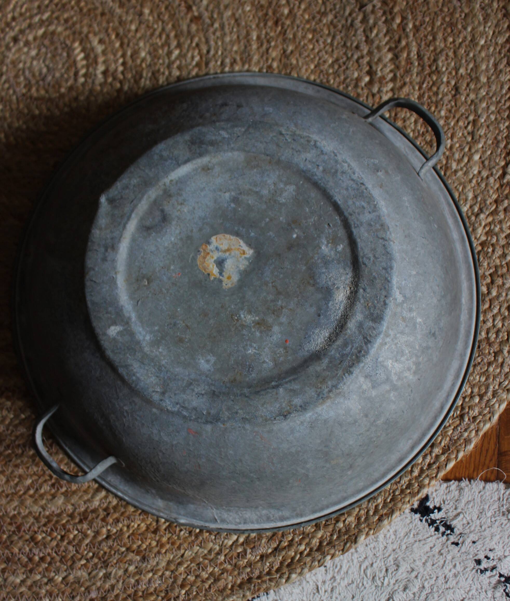 Planter Large round zinc basin with two handles