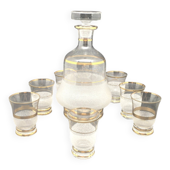 Art Deco strong alcohol service