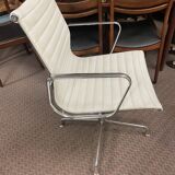 Suite of 4 armchairs in white Ray and Charles Eames leather