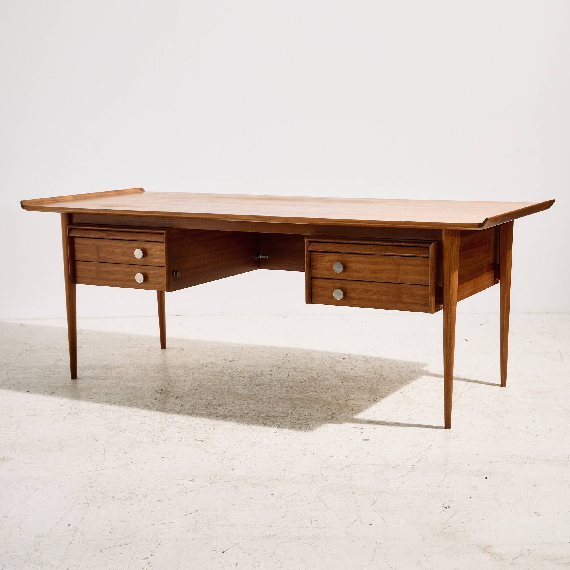 Bureau de Direction en teck, restauré
