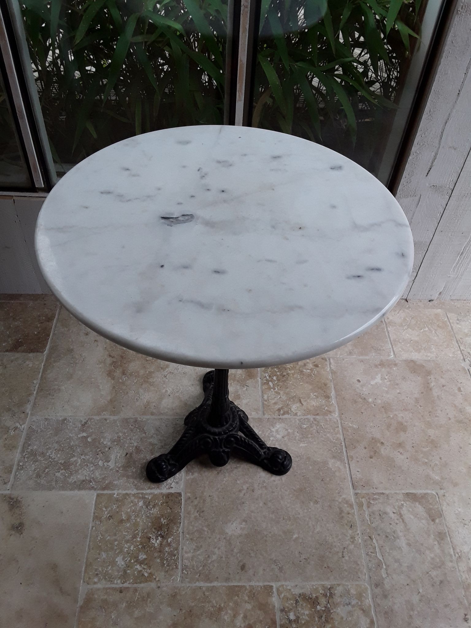 Table bistrot en marbre