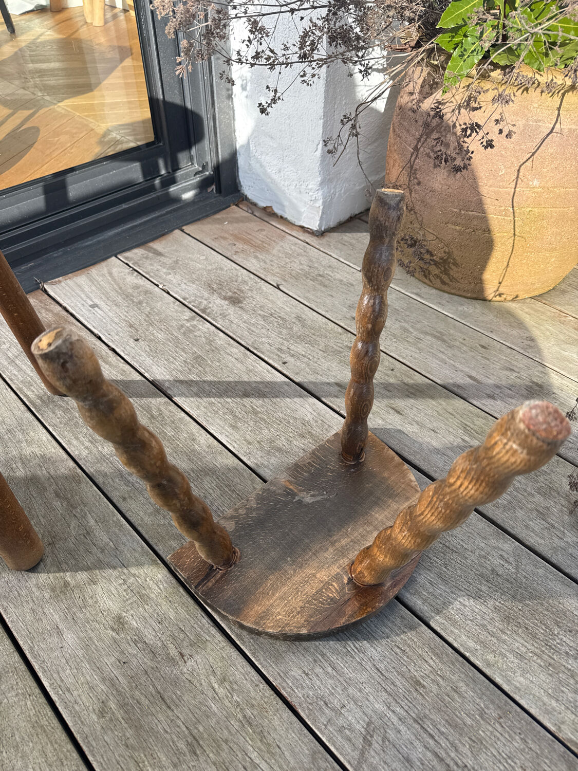 Tabouret tripode