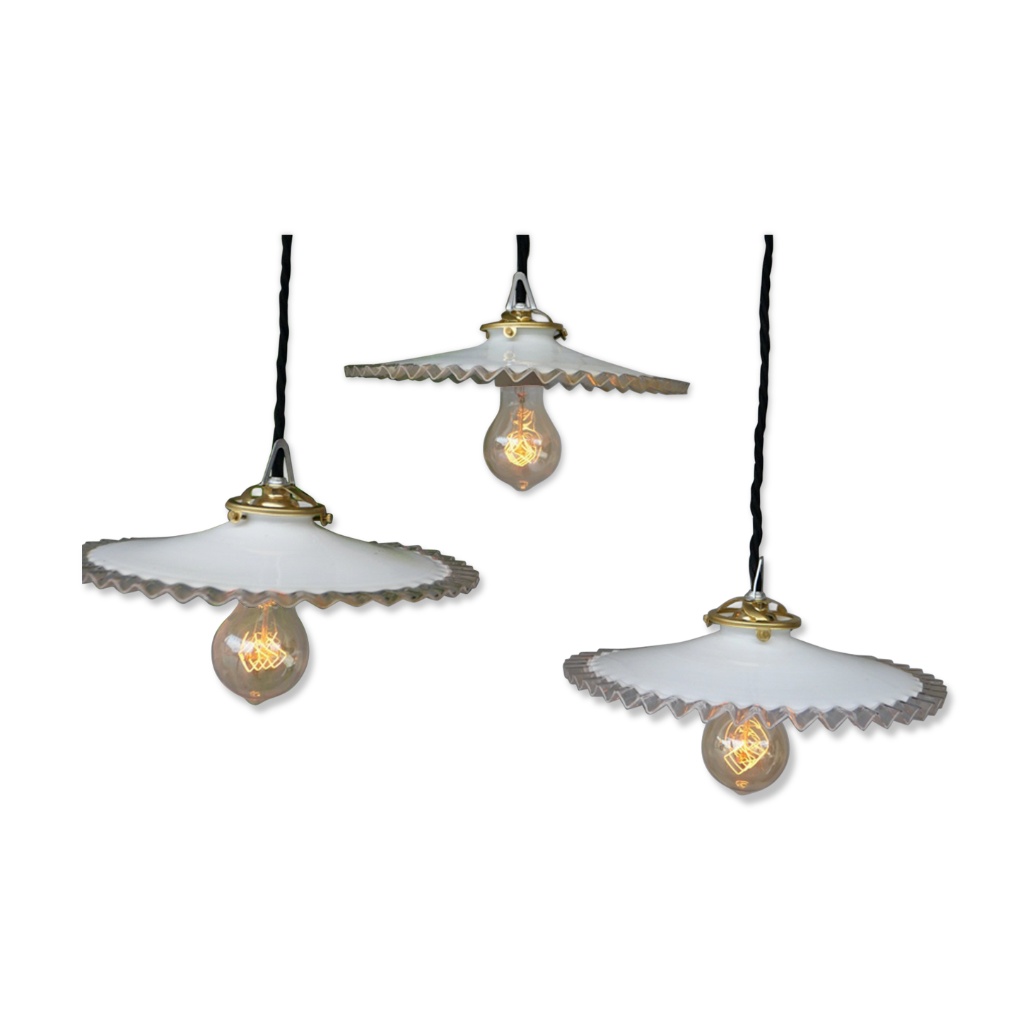 Suspension with lace opaline lampshade