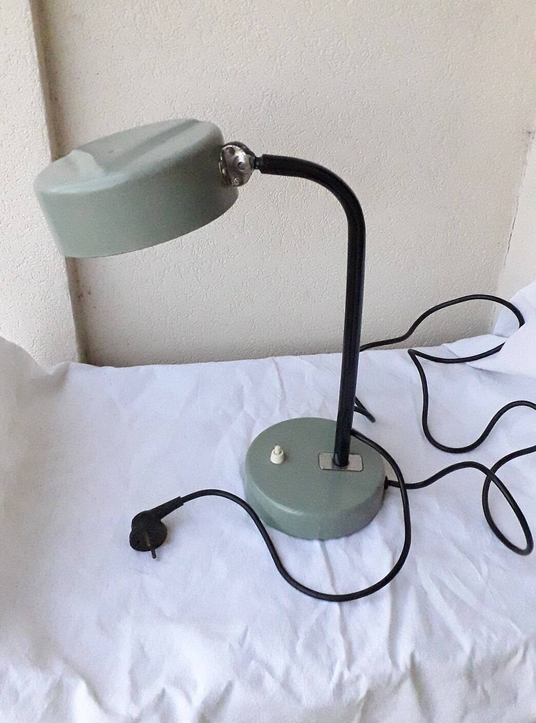Desk lamp