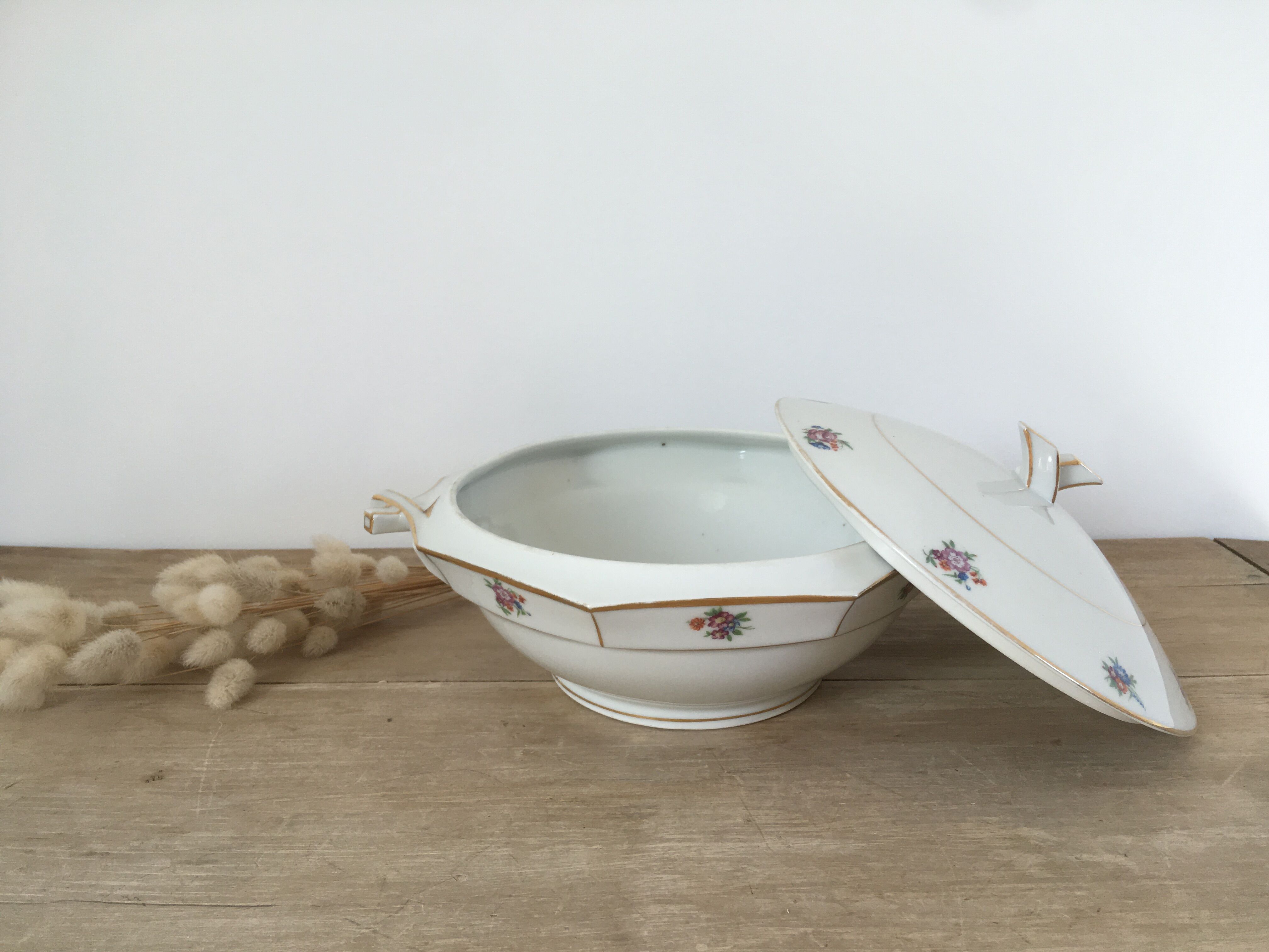 Tureen small flowers