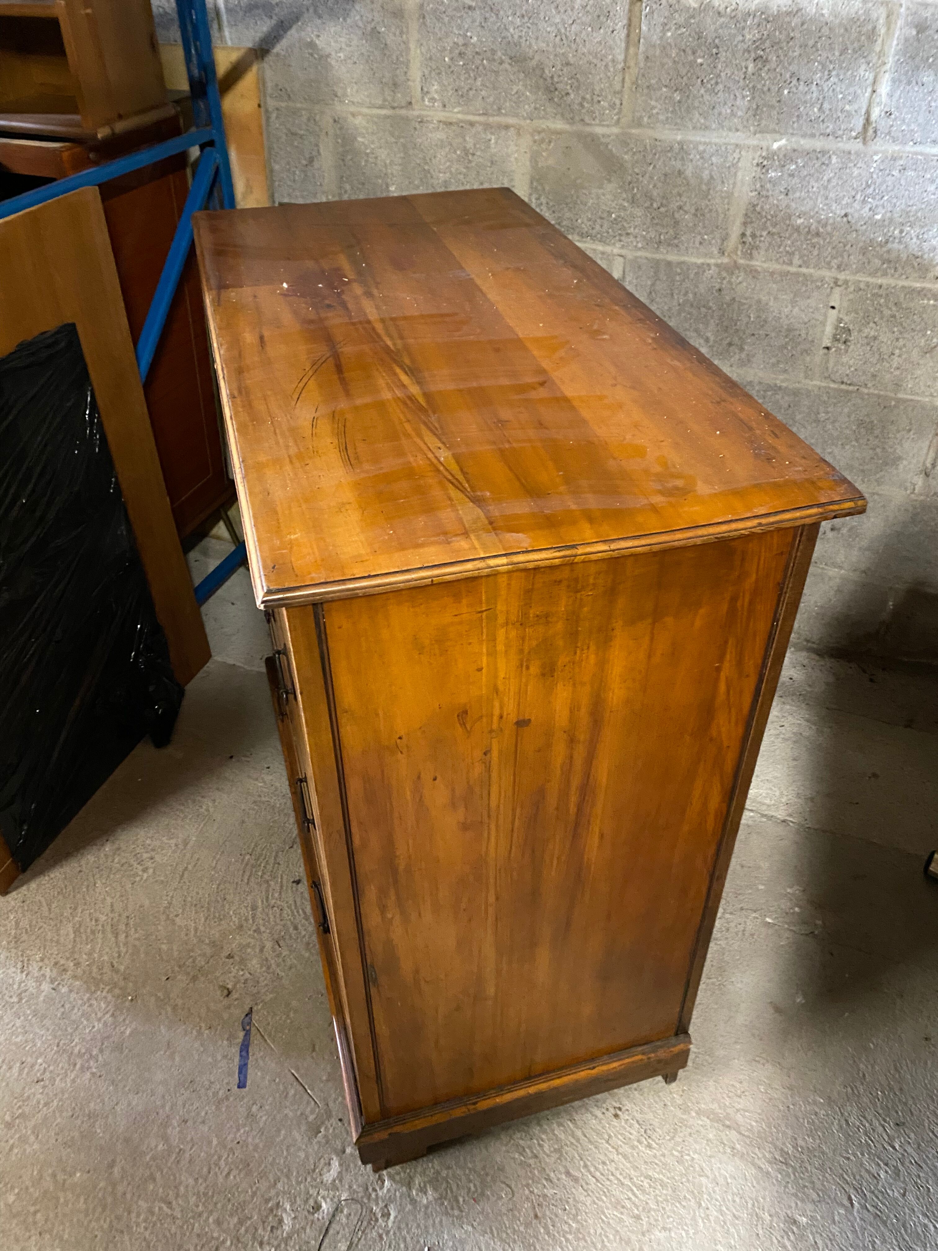 Vintage chest of drawers