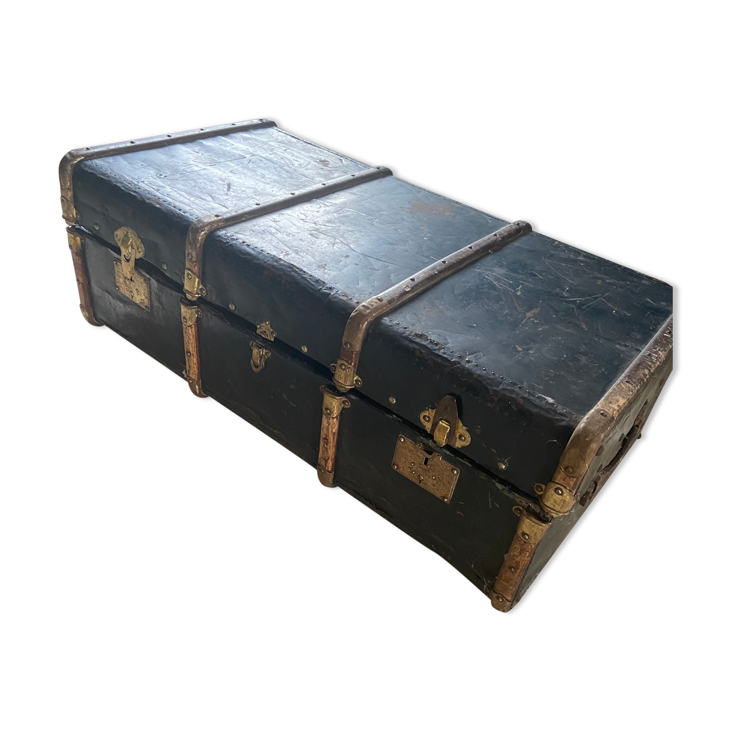 Old trunk in zinc/wood and brass
