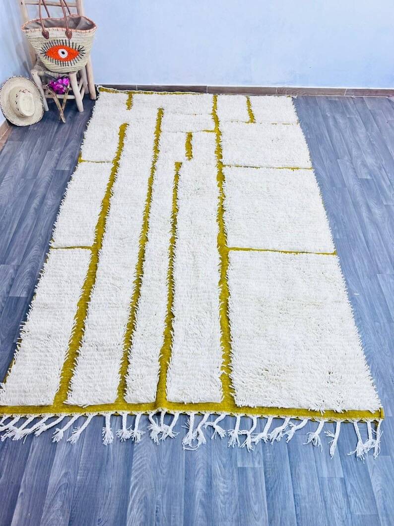 Handmade pure wool rug, size 150/250 cm.