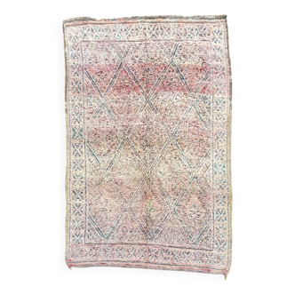 Tapis marocain berbere de la Rino de beni Mguild