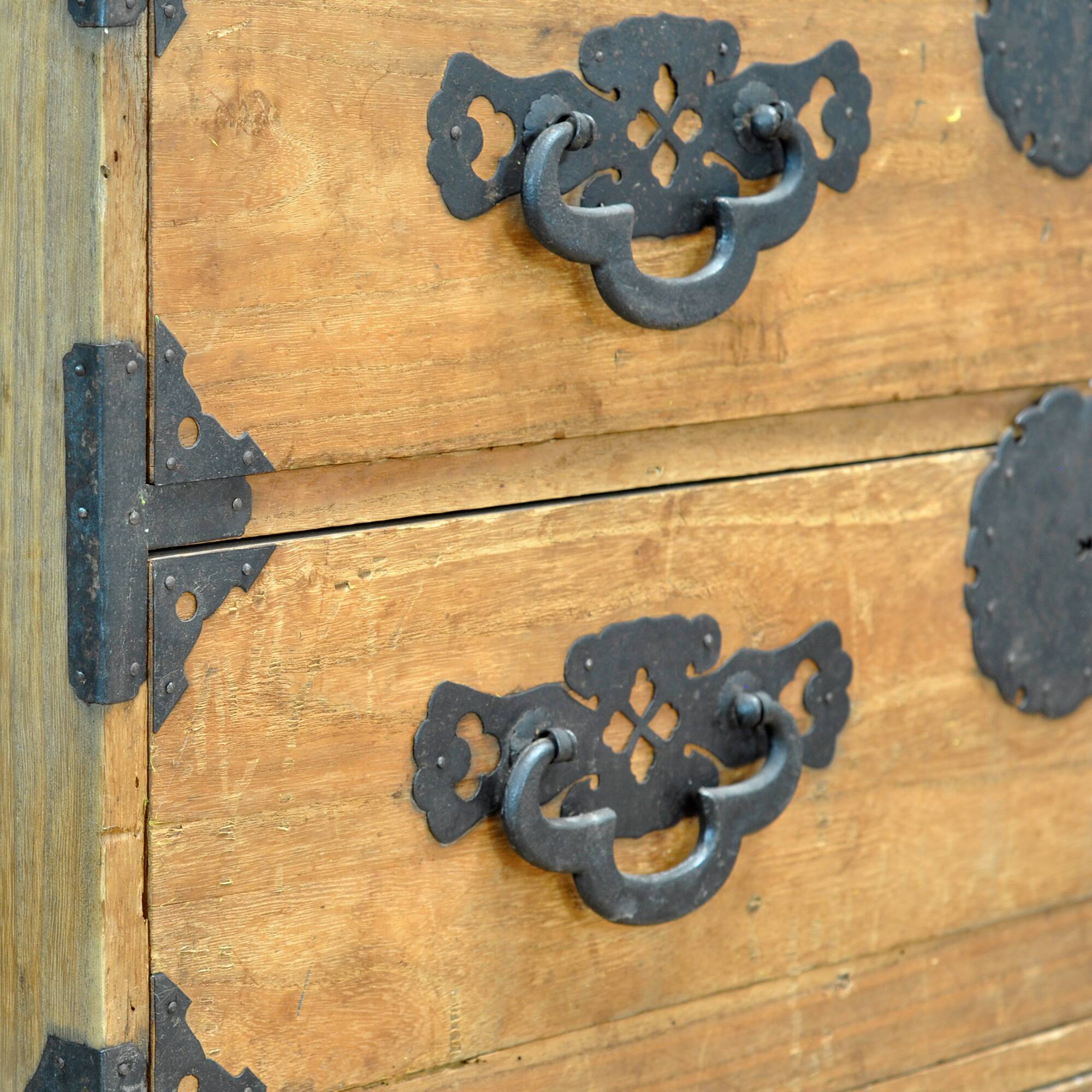 Japanese Tansu chest of drawers, circa 1870