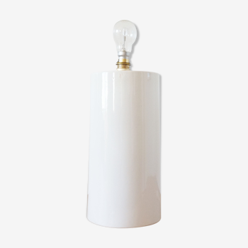 White ceramic lamp stand