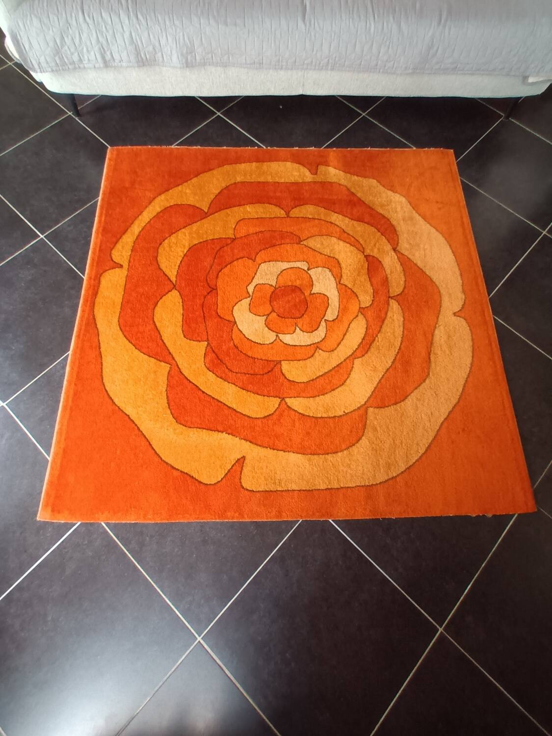 Vintage 1970 Space Age rug