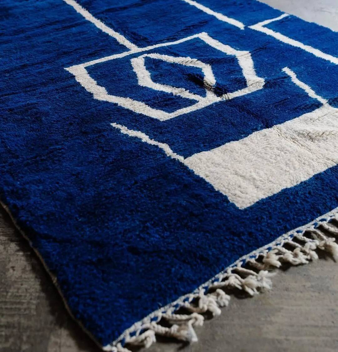 Large handmade Berber rug 3x2 m