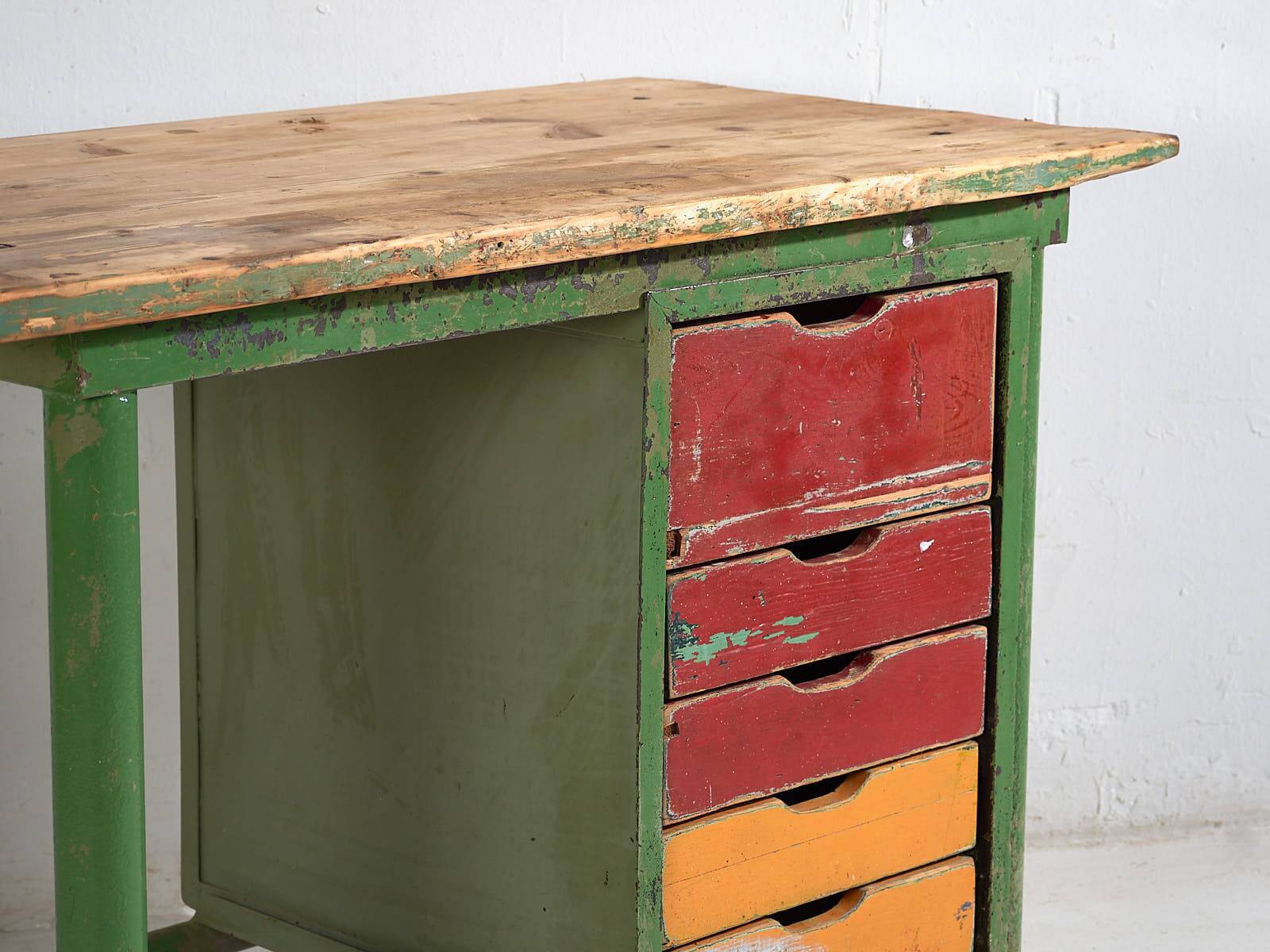 Bureau industriel vert (c.1960) #52