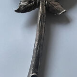 Hand-facing flower mirror in silver bronze 14x28cm