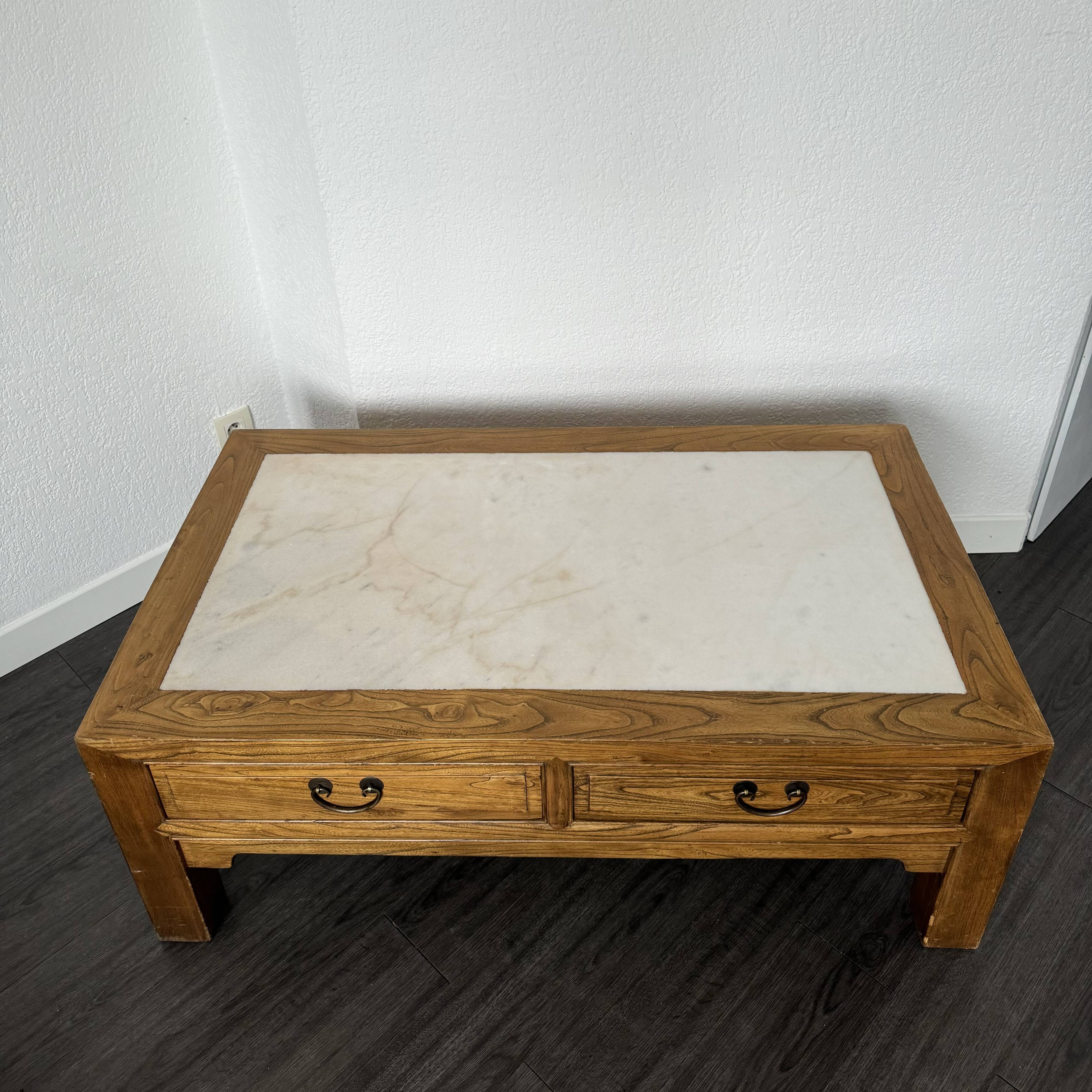 Table basse vintage en bois (chêne massif) et marbre