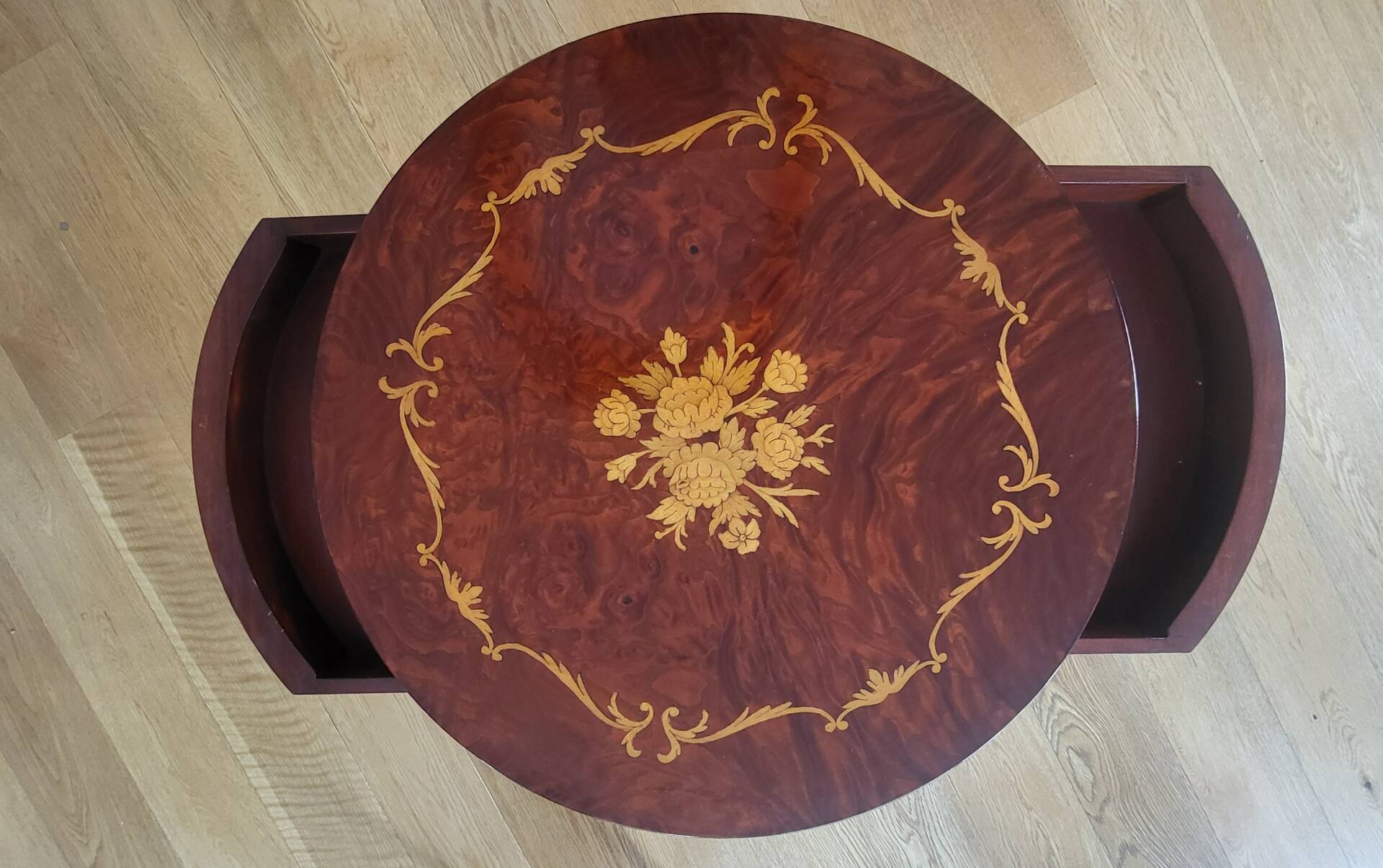 2 petites tables marquerie acajou