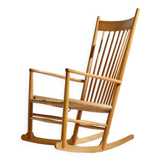 J16 oak rocking chair by hans j. wegner for fdb møbler mk9795