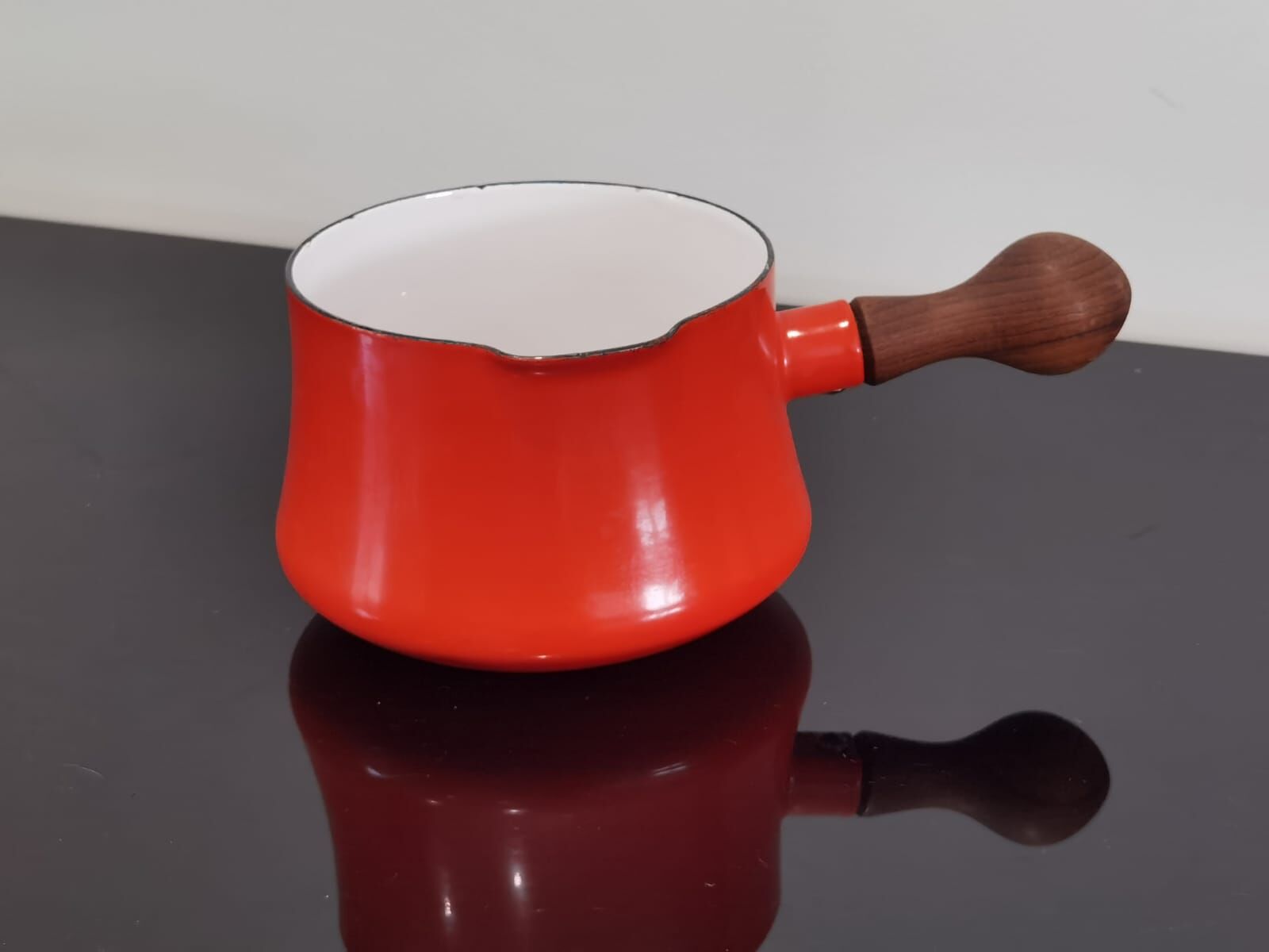 Red casserole DANSK DESIGNS in enamelled metal IHQ 60s