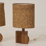 Paire de lampes artisanales en chêne massif et abat-jour en liège, circa 1970