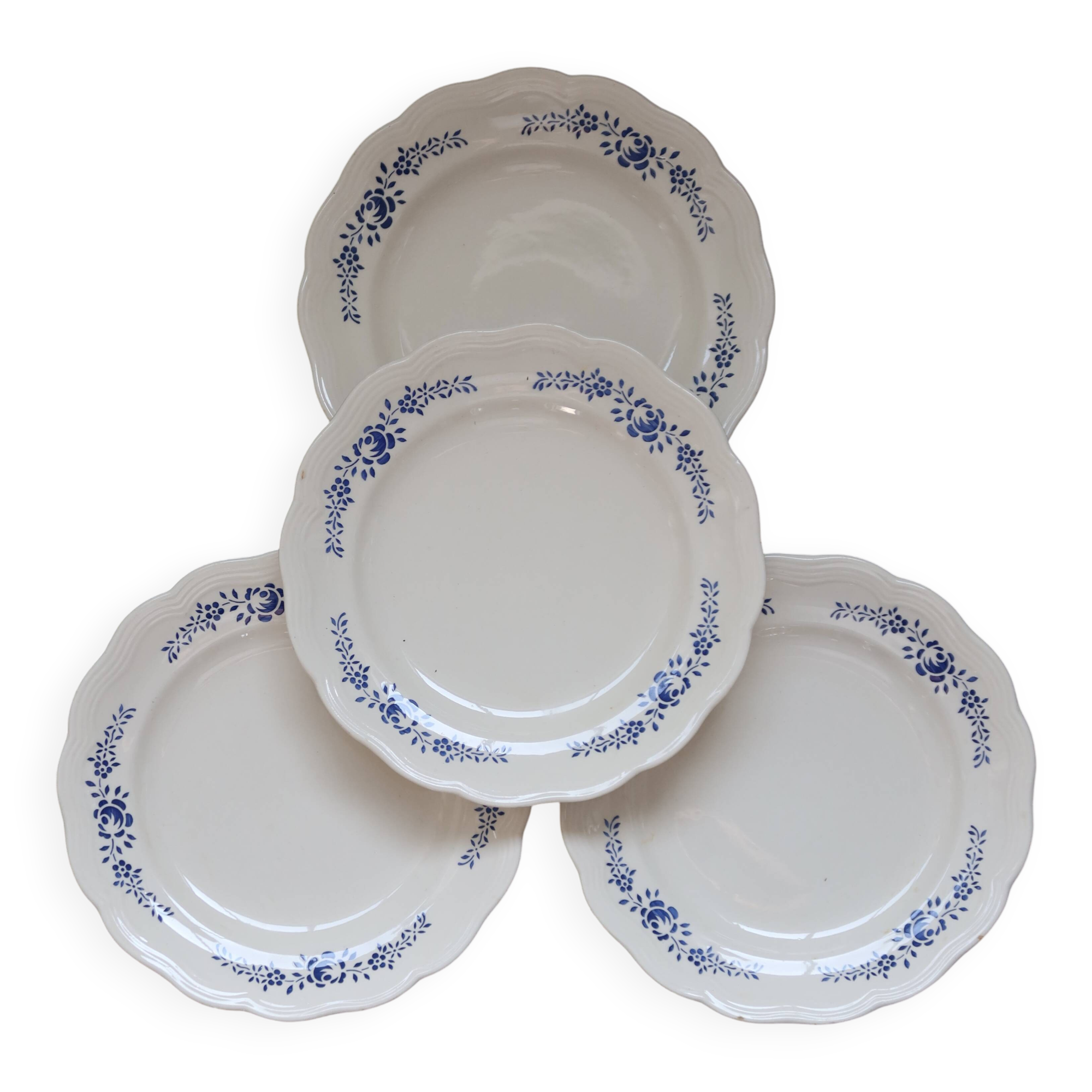 4 vintage white and blue earthenware dinner plates - Floral design
