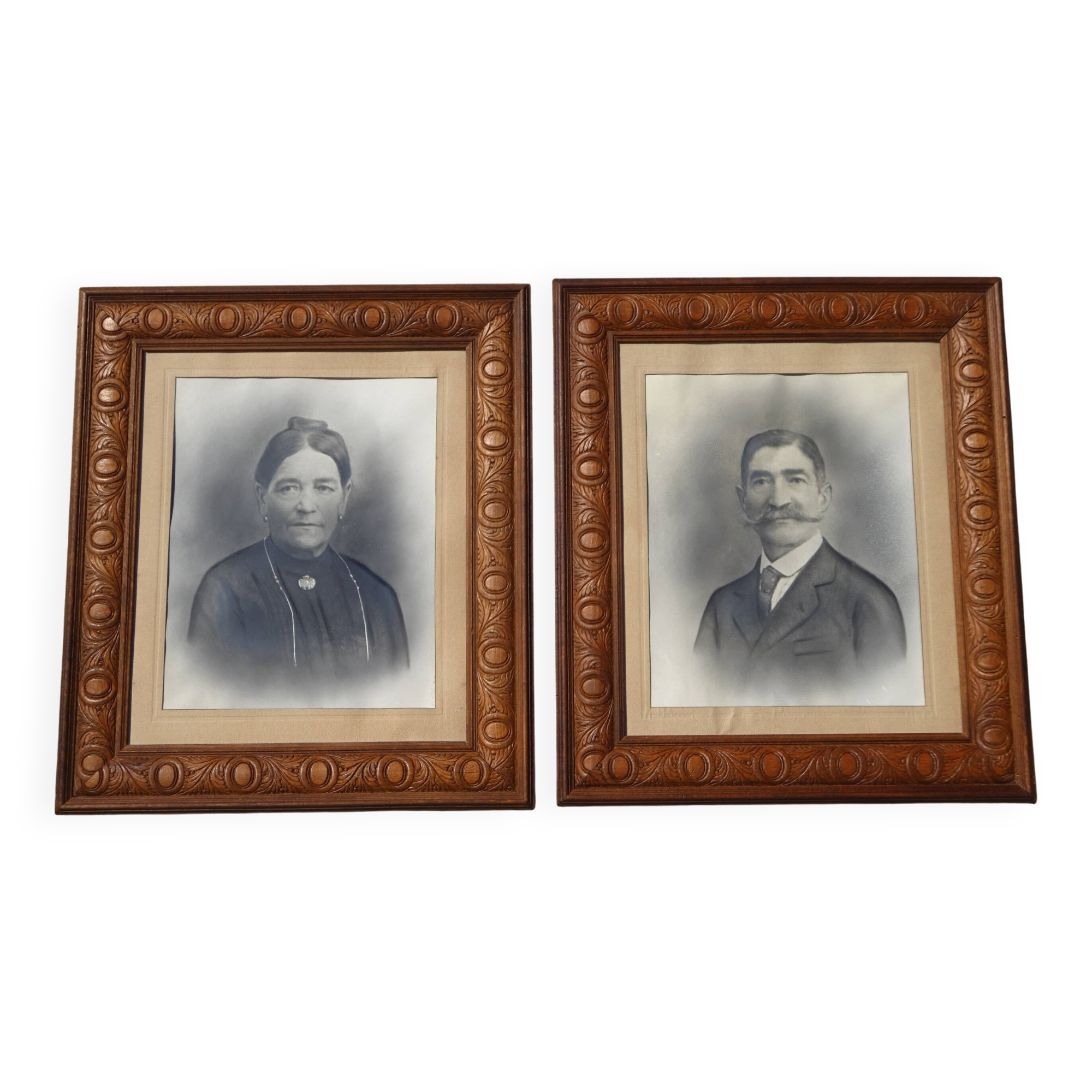 Portraits photos dans cadre en bois, la paire