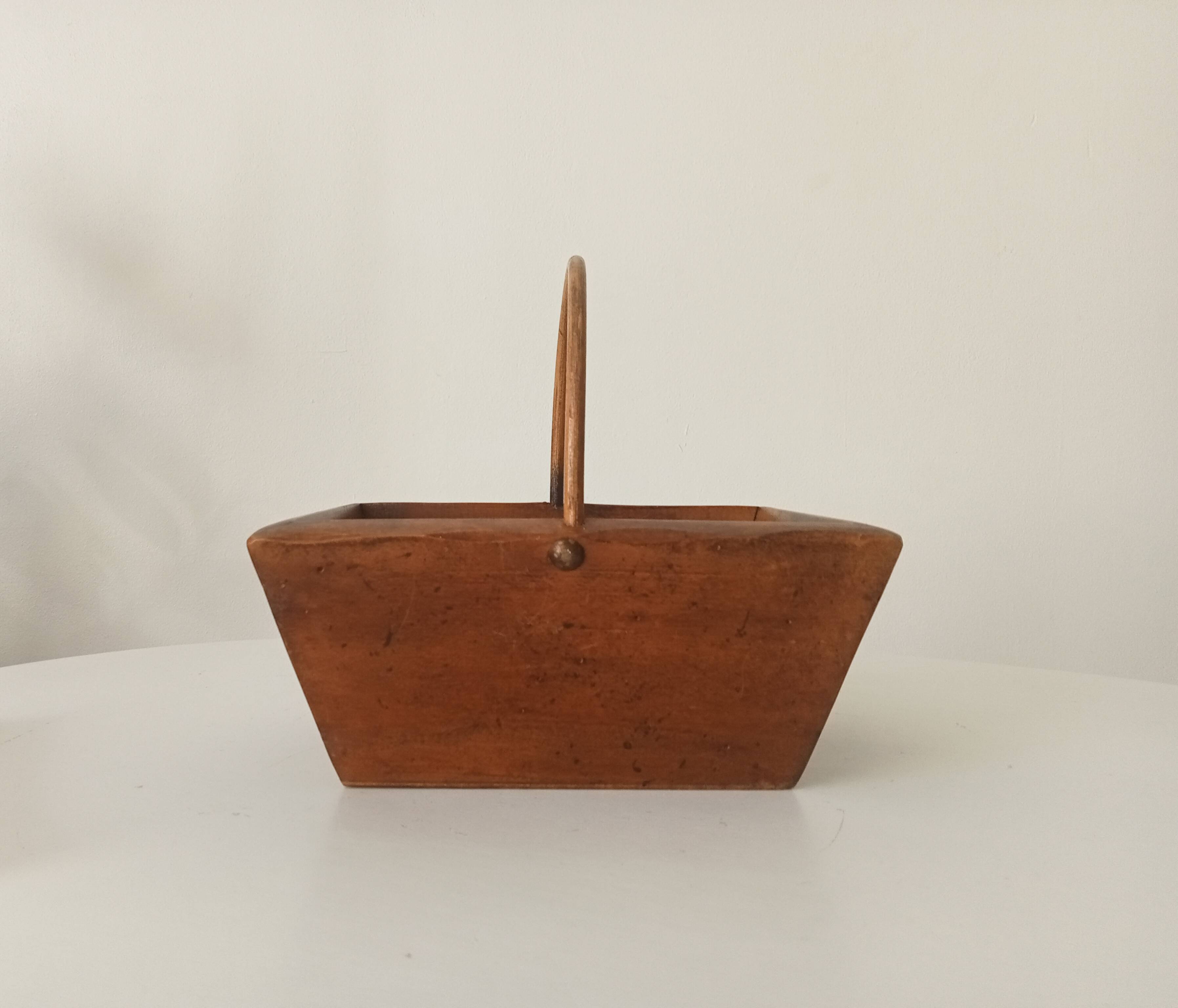 Panier vintage artisanal en bois