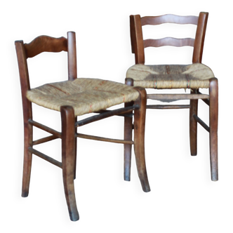 Paire de petites chaises savoyardes