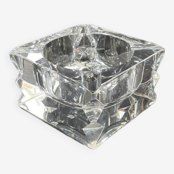 Important cendrier cristal de Sèvres taillé