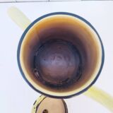 Cafetière simple émaillée jaune vintage