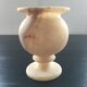 Vase style Médicis en albâtre
