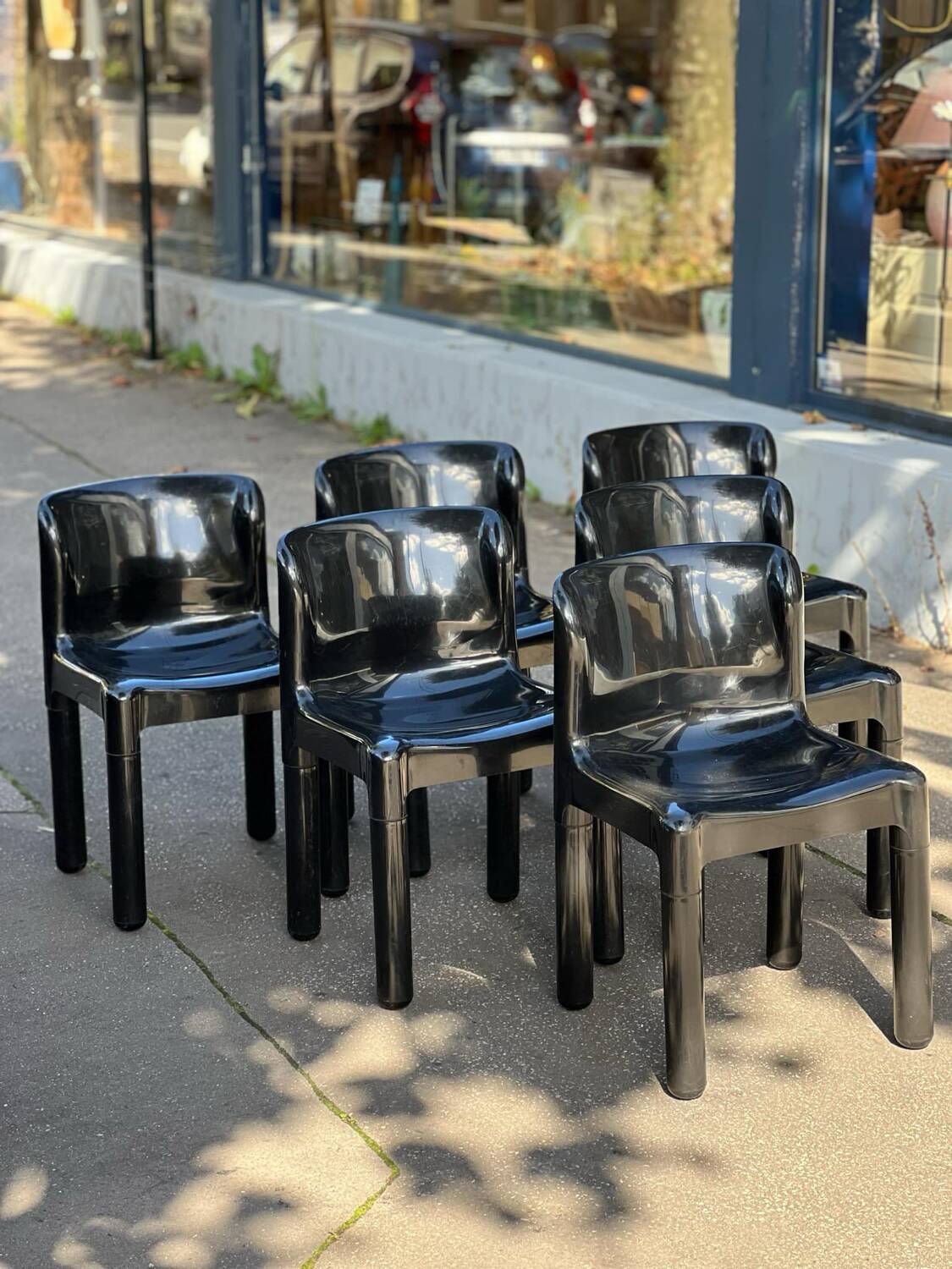 Black Kartell chair model 4875 Carlo Bartoli