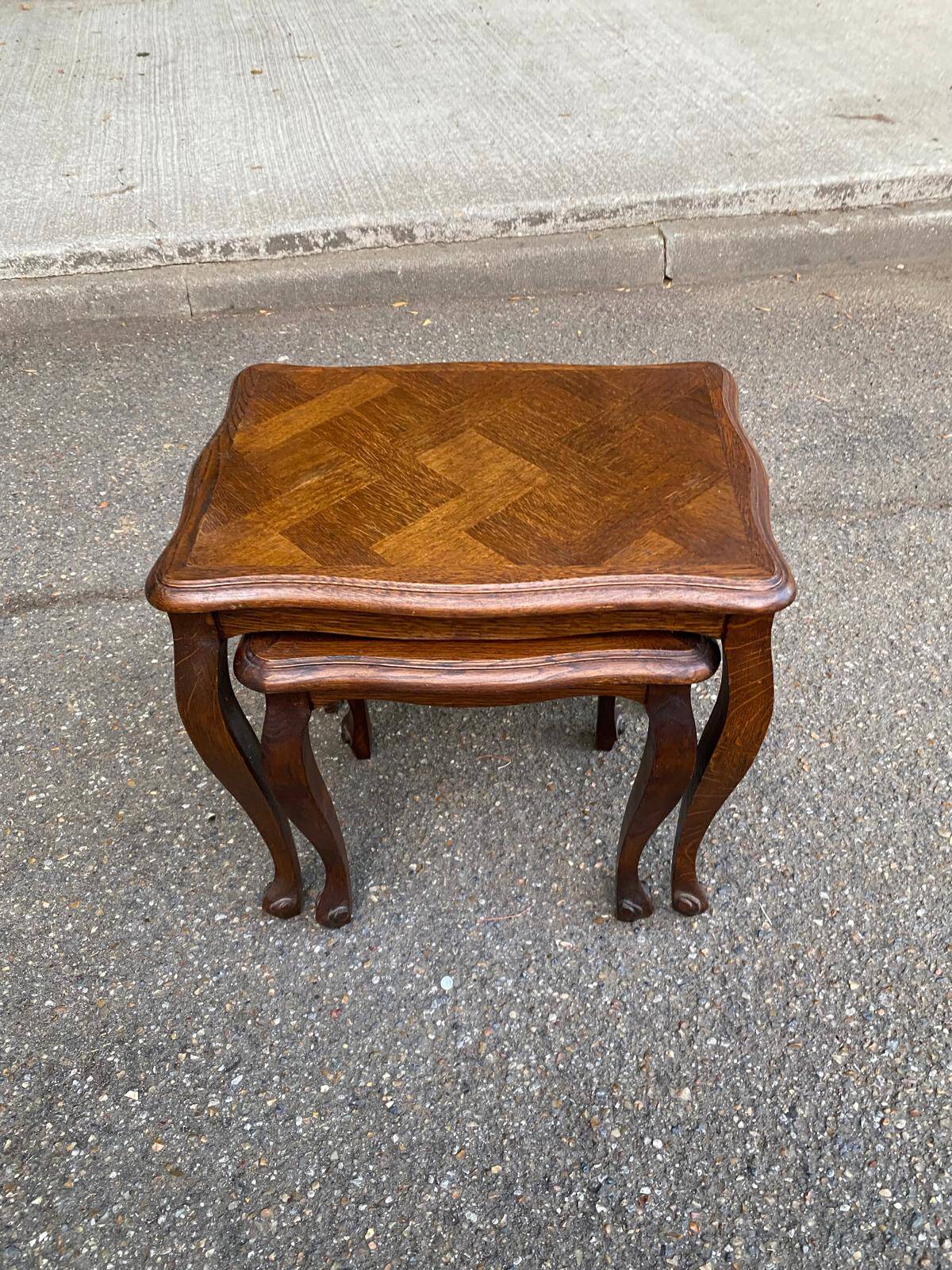 2 tables gigognes Louis XV en chêne massif et marqueterie 1960