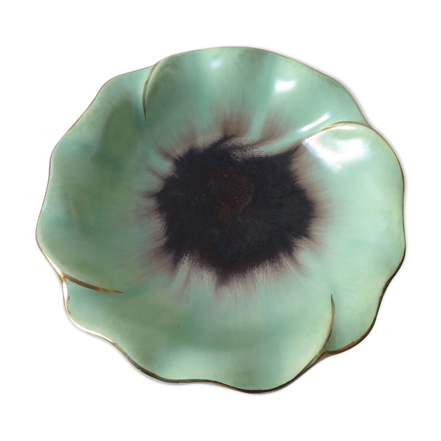 Flower-shaped sandstone dish