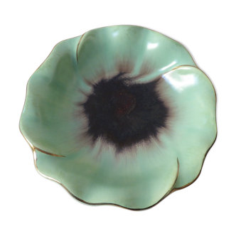 Flower-shaped sandstone dish