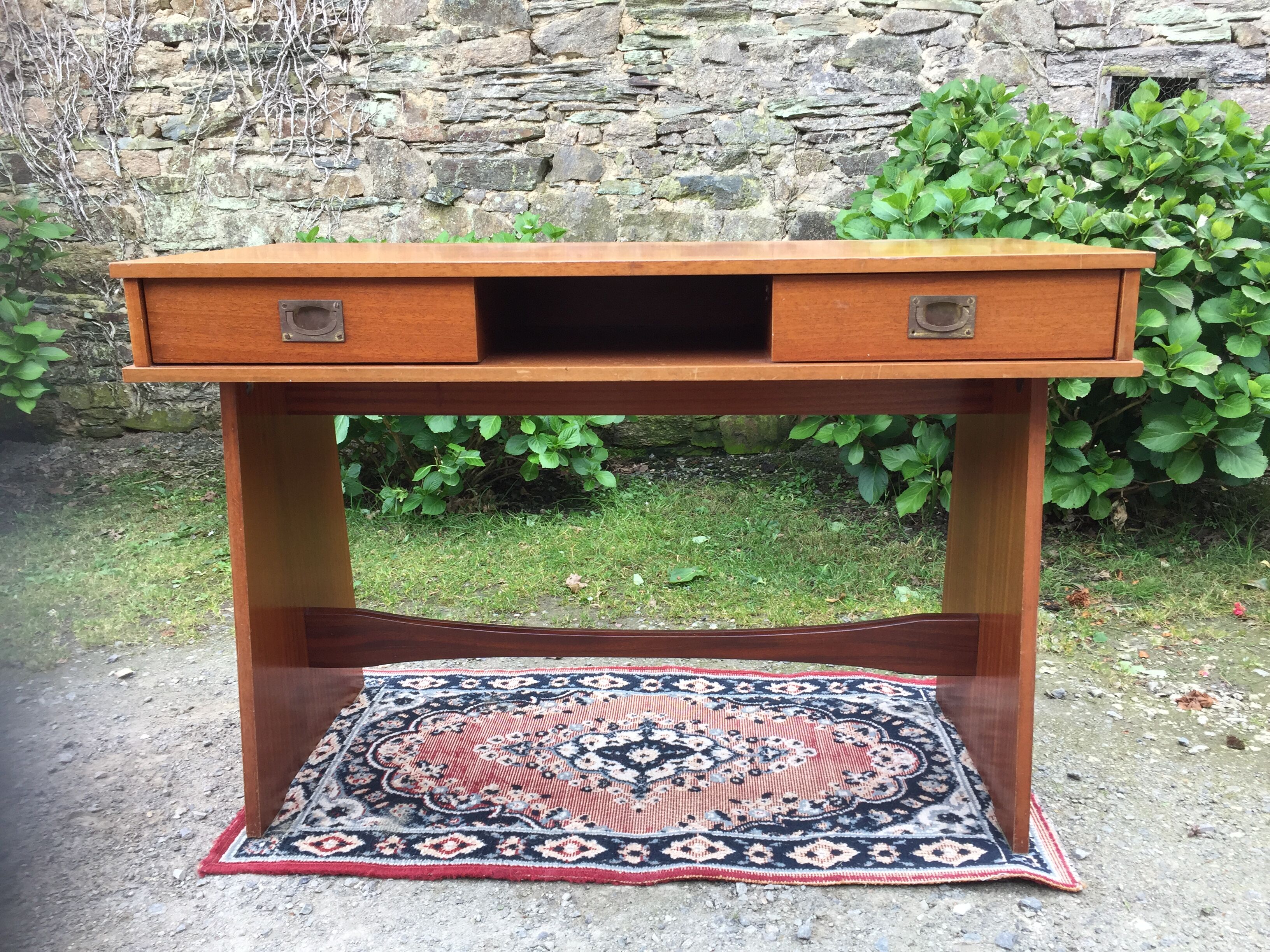 Bureau marine vintage en teck à 2 tiroirs