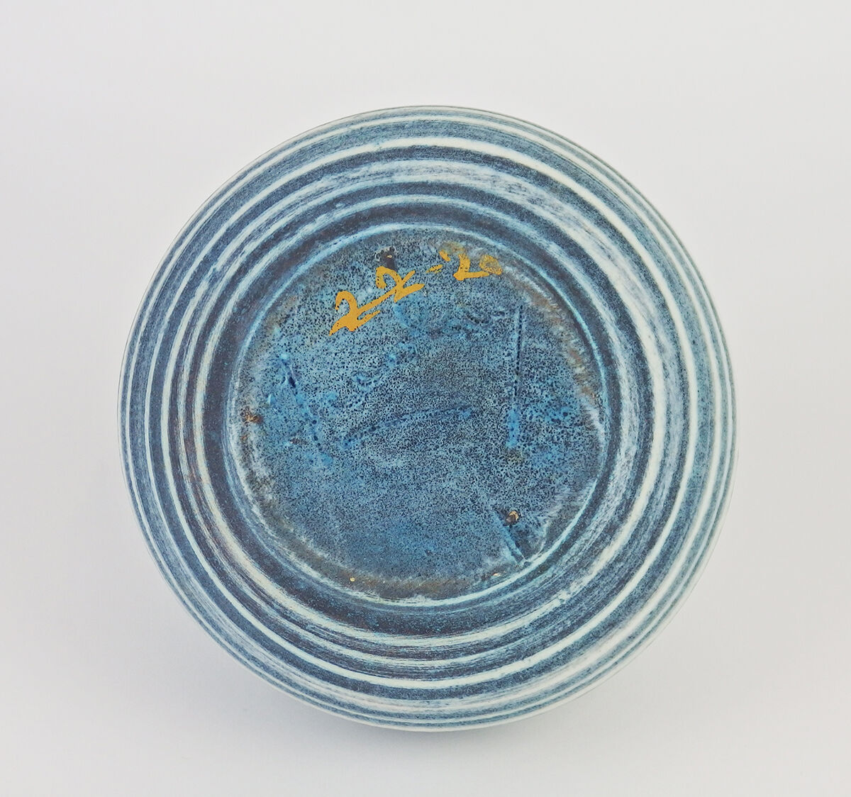 Ceramic vase from Accolay