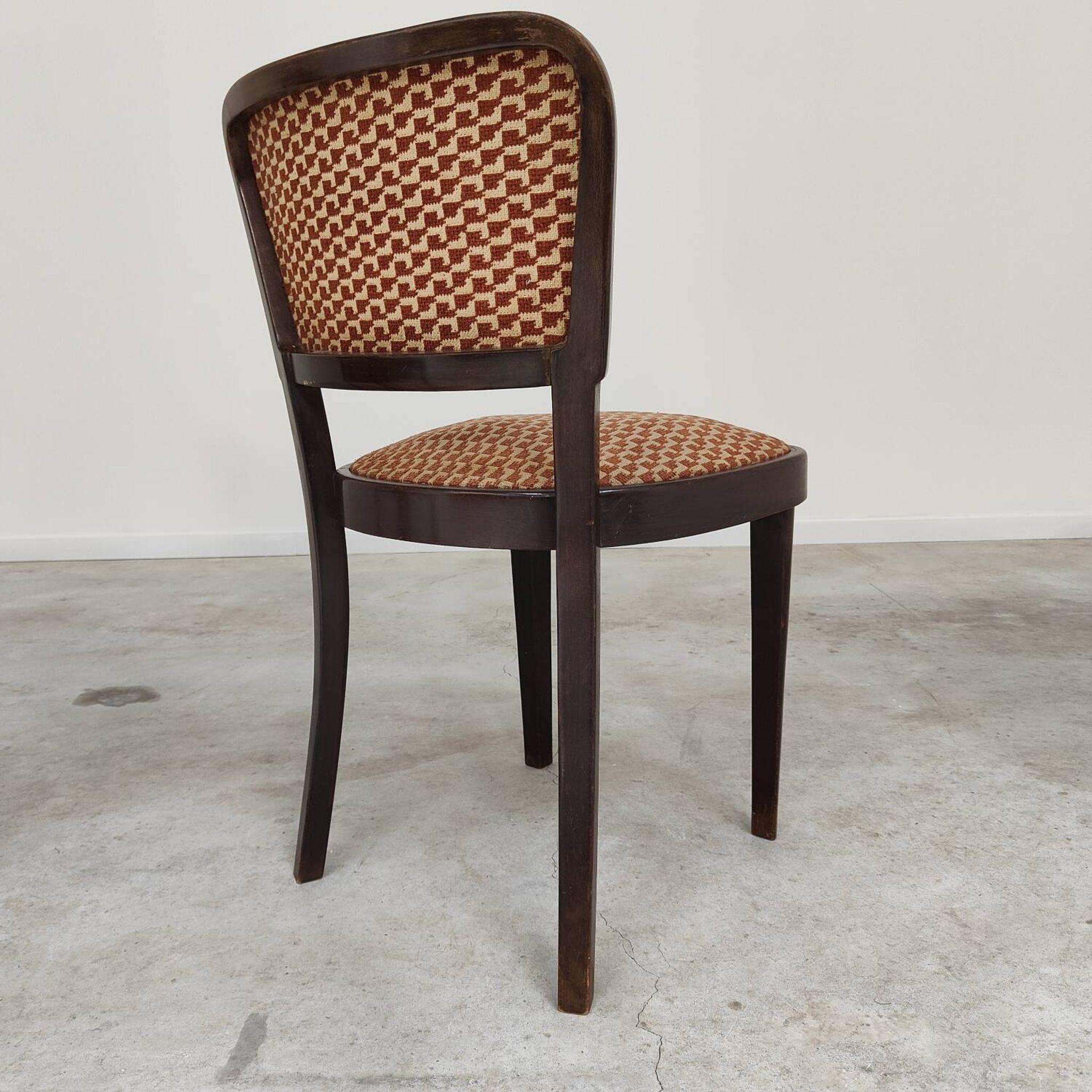 Lot de 4 chaises Thonet art déco 1930, tissu et noyer