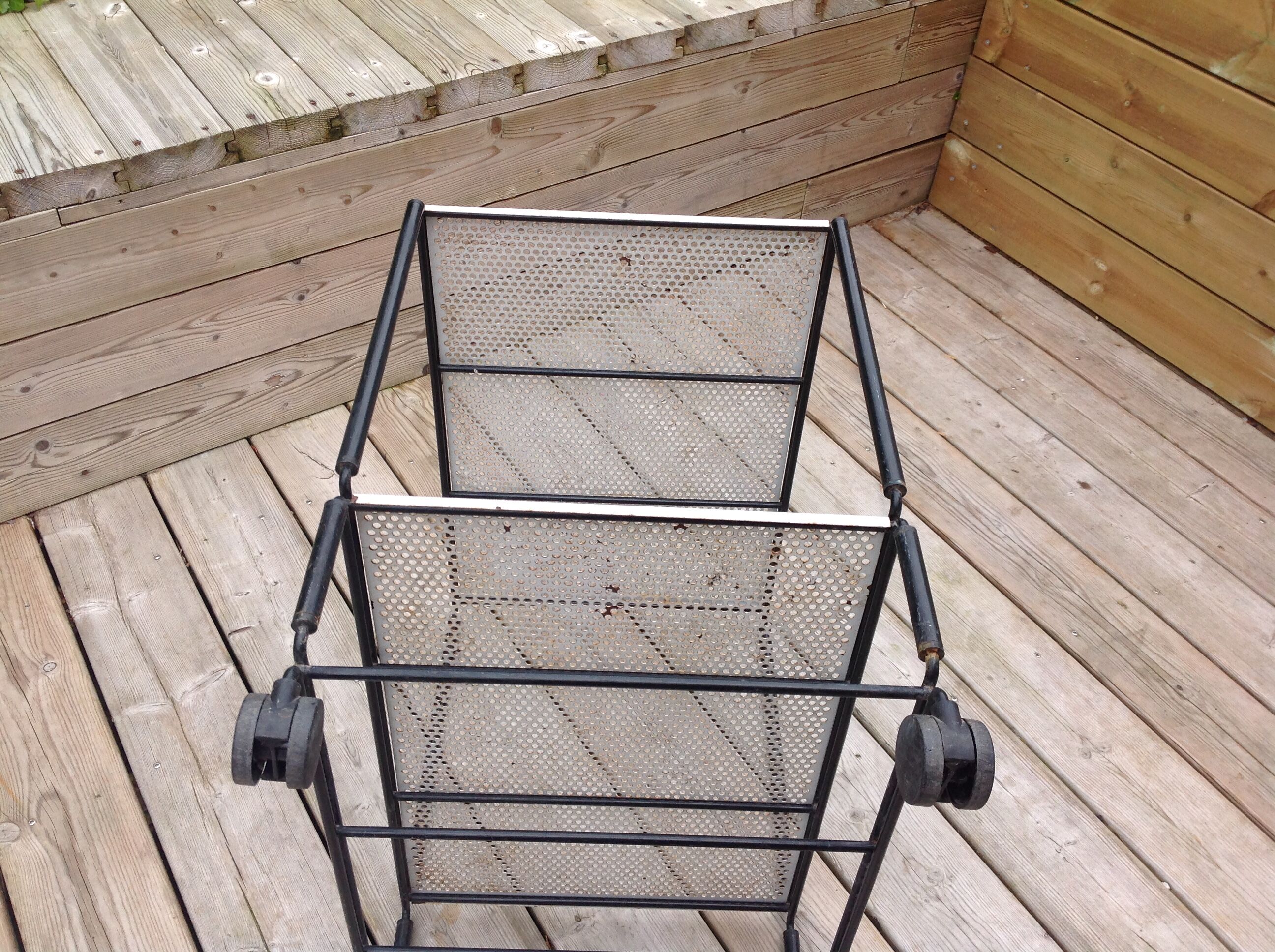 Perforated iron rolling table