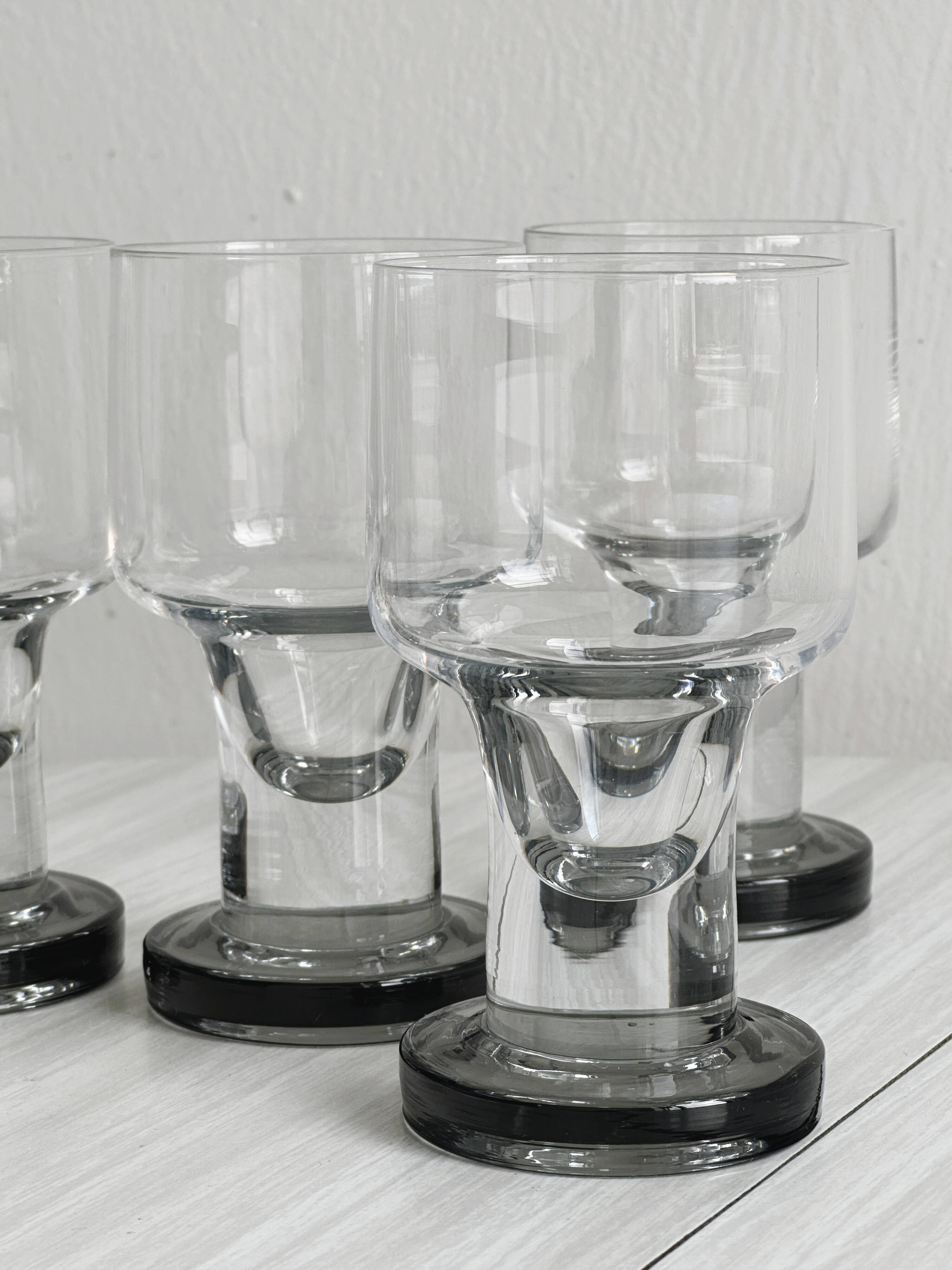 4 verres à eau design en verre épais