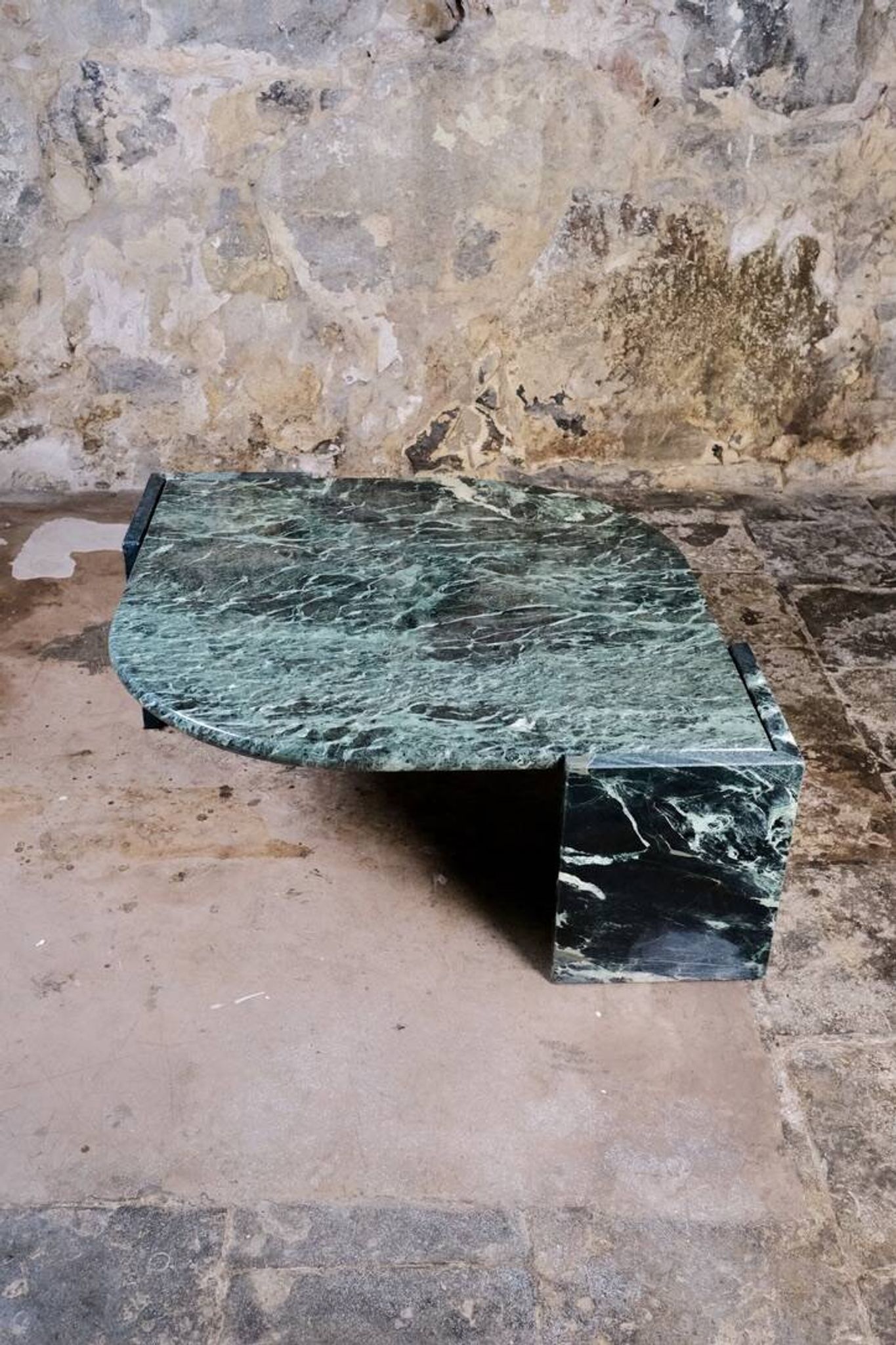 Emerald green marble "eye" coffee table, Roche Bobois, France, 1970s