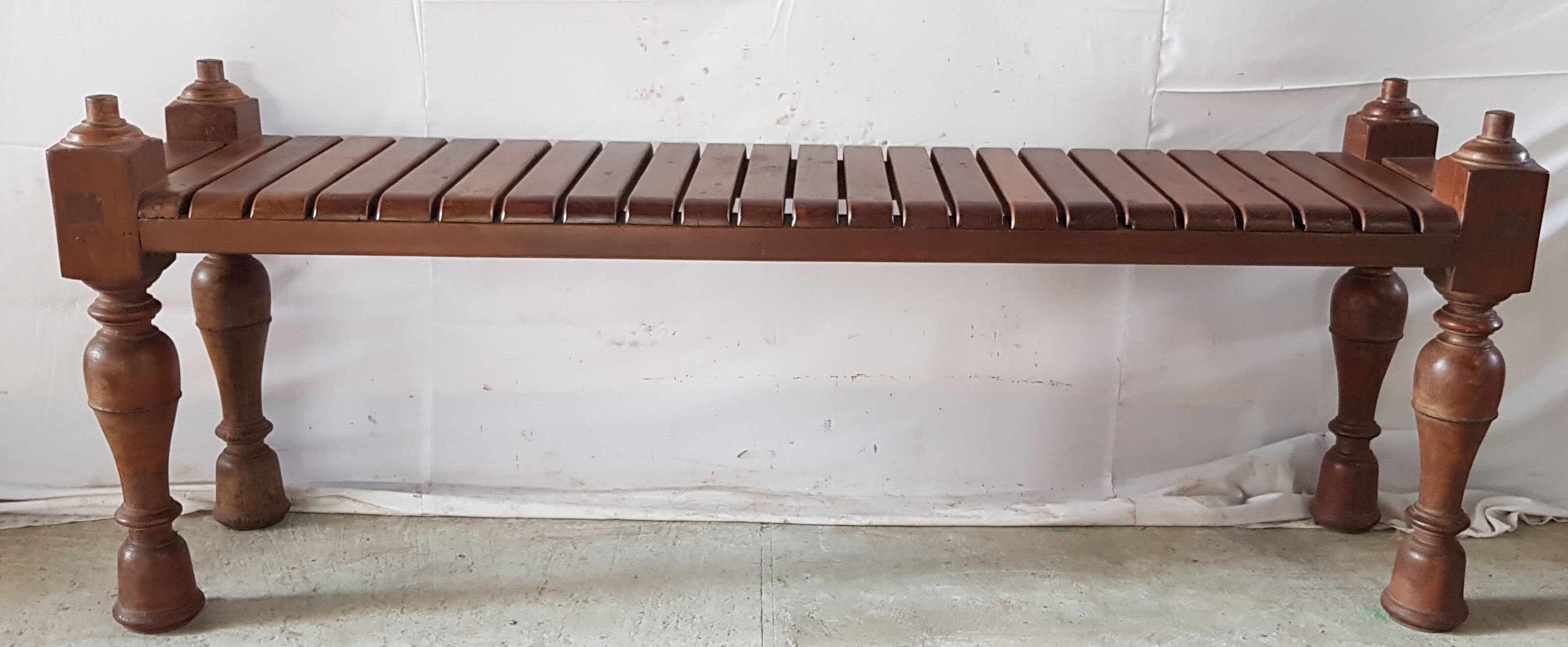Bench in teak