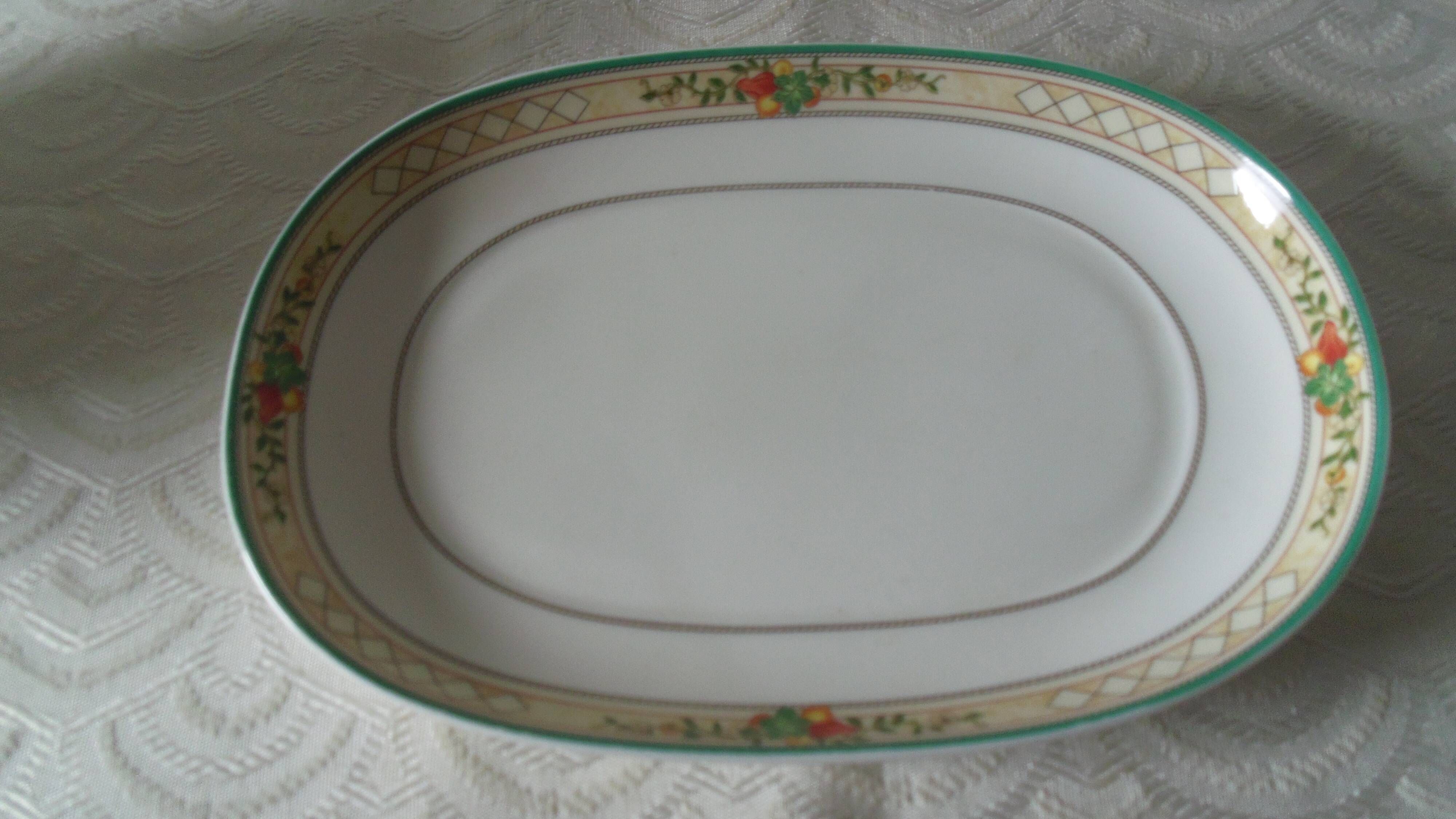 Villeroy&Boch porcelain gravy boat