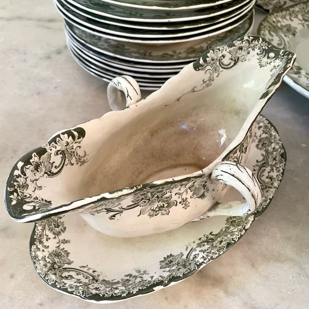 Doulton Burslem Melrose green English earthenware dinner service for 6 people